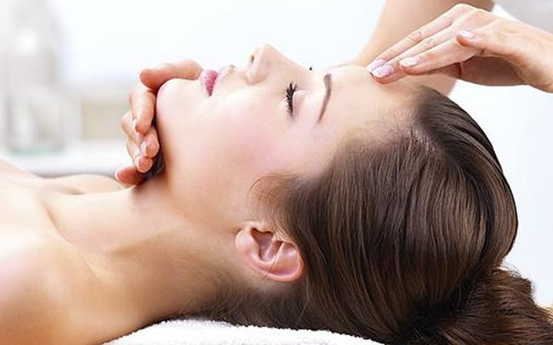 Làm thế nào để massage giảm đau đầu Zinggood