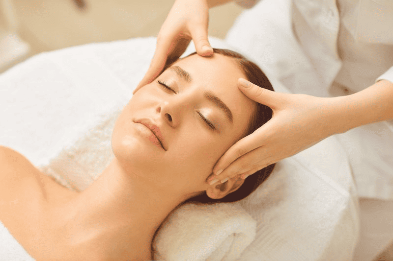 Massage giảm đau đầu